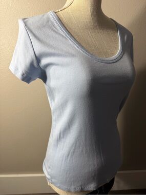 Elie Tahari Pale Blue Scoop Neck Short Sleeve Tee